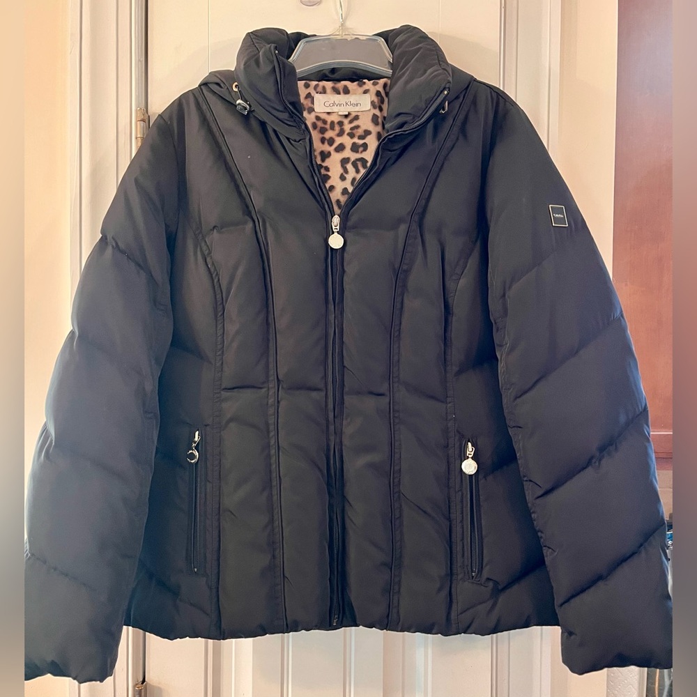 Calvin Klein womens Black Puffer DOWN NEW Coat, animal zip off, retails $265!